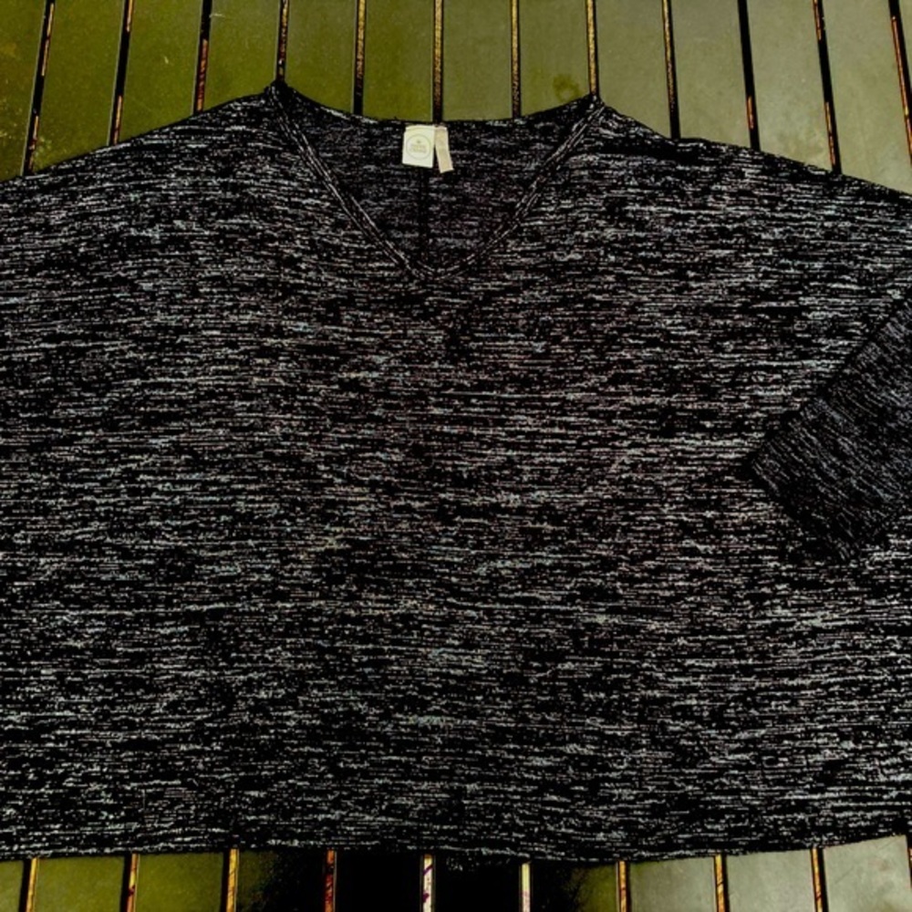 Papercrane, Ladies Long Sleeve oversized V-Neck sweater, Size M